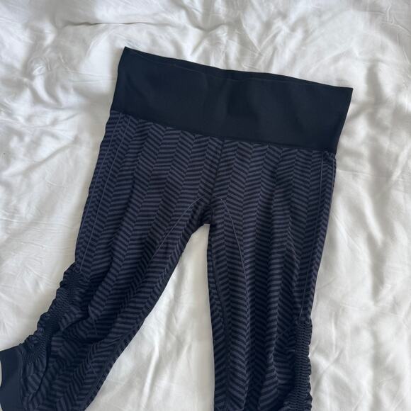Lululemon In The Flow II Cropped Leggings Purple Women’s Size 8 - Picture 3 of 5